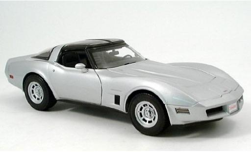 Chevrolet Corvette 1/18 Welly silber 1982 1:18 modellino in miniatura