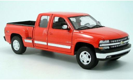 Chevrolet Silverado 1/18 Welly Ext. Cab rot 1:18 modellino in miniatura