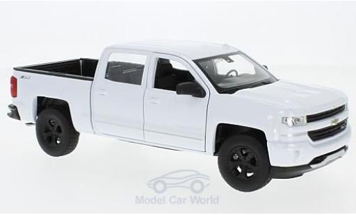 Chevrolet Silverado 1/24 Welly bianco modellino in miniatura
