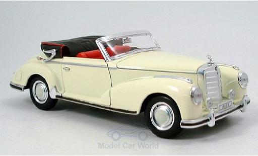 Mercedes 300 1/18 Welly S Cabriolet beige 1955 modellino in miniatura