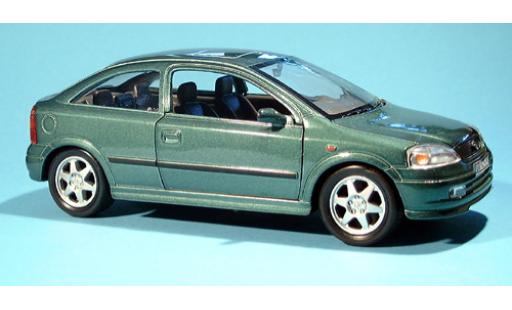 Opel Astra 1/24 Welly grün 1:24 modellino in miniatura