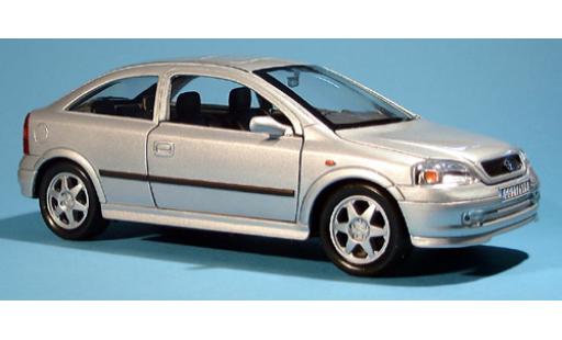 Opel Astra 1/24 Welly silber 1:24 modellino in miniatura