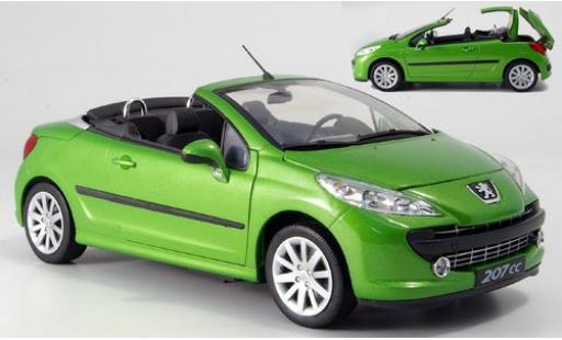 Peugeot 207 1/18 Welly CC met.-grün 1:18 modellino in miniatura