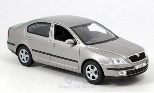 Skoda Octavia 1/24 Welly grigio Avia modellino in miniatura