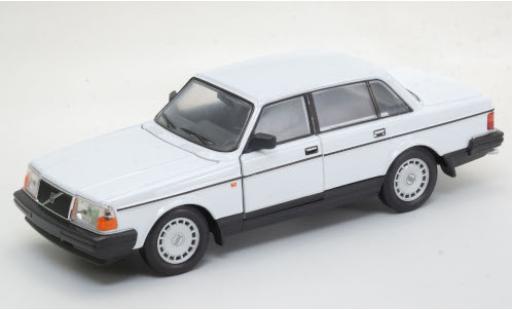 Volvo 240 1/24 Welly GL bianco modellino in miniatura