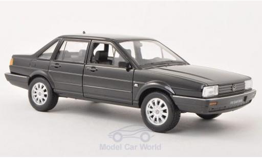 Volkswagen Santana 1/24 Welly nero modellino in miniatura