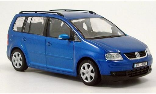 Volkswagen Touran 1/24 Welly (ohne Farbangabe) 2004 1:24 modellino in miniatura