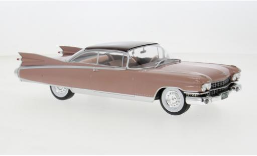 Cadillac Eldorado 1/24 WhiteBox Seville metallise rosa 1959 1:24 modellino in miniatura