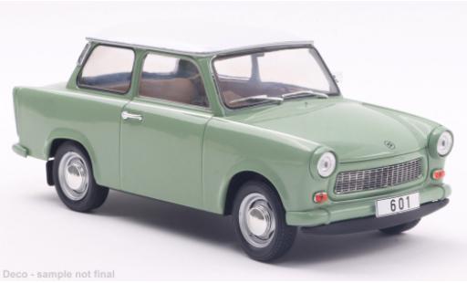 Trabant 601 1/24 WhiteBox grün 1965 1:24 modellino in miniatura