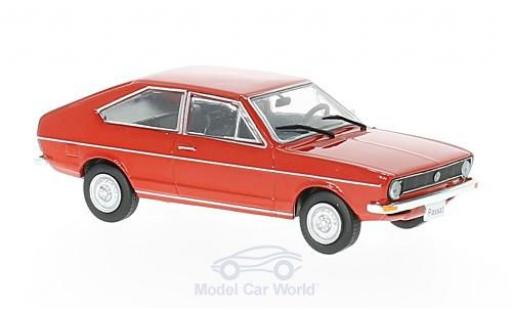 Volkswagen Passat 1/43 WhiteBox (B1) rosso 1973 modellino in miniatura