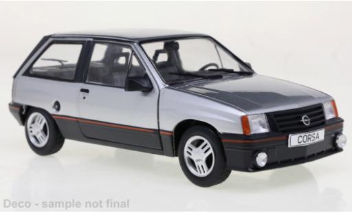 Opel Corsa 1/24 WhiteBox A SR d 1985 modellino in miniatura