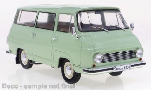 Skoda 1203 1/24 WhiteBox la chaux 1968 modellino in miniatura