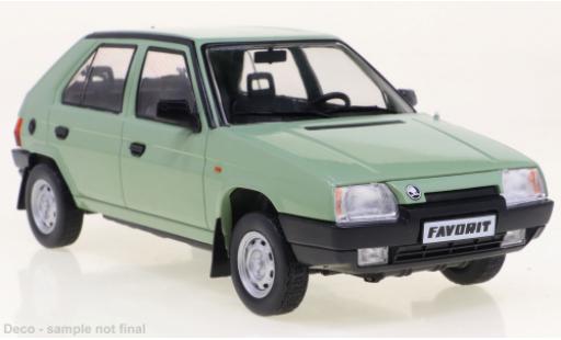 Skoda Favorit 1/24 WhiteBox la chaux 1987 modellino in miniatura